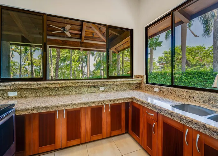 Potrero Beachfront: Ocean-view Patio, W/d! Playa Danta