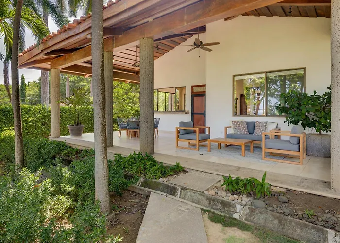 Potrero Beachfront: Ocean-view Patio, W/d! Hébergement de vacances Playa Danta
